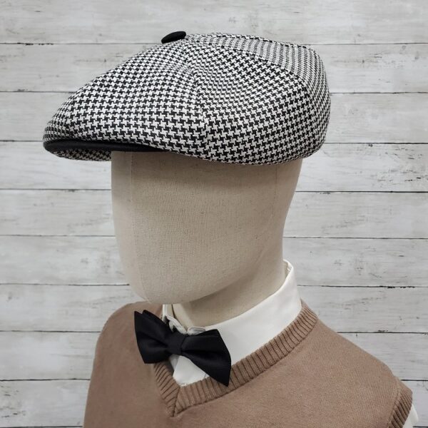 Black Houndstooth Linen Apple Newsboy Cap in head